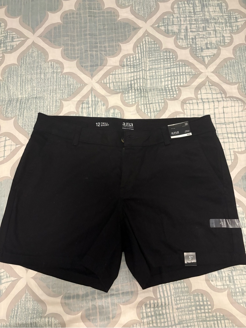 a.n.a Black Twill Women's Bermuda Shorts